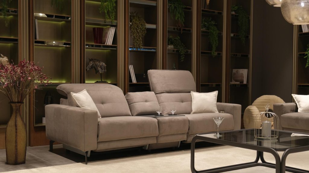 Двуместен диван «Zigana» + електрически механизъм, USB зарядна станция, музикална конзола, ширина 245см