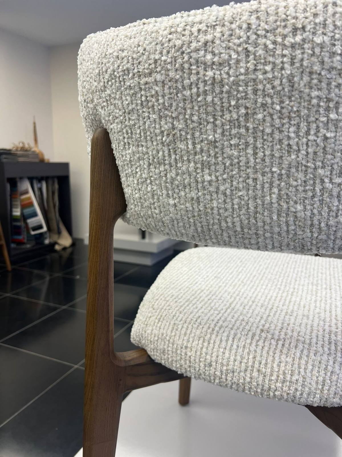 Трапезен стол «Estia» с тапицерия, 50+ вида дамаски