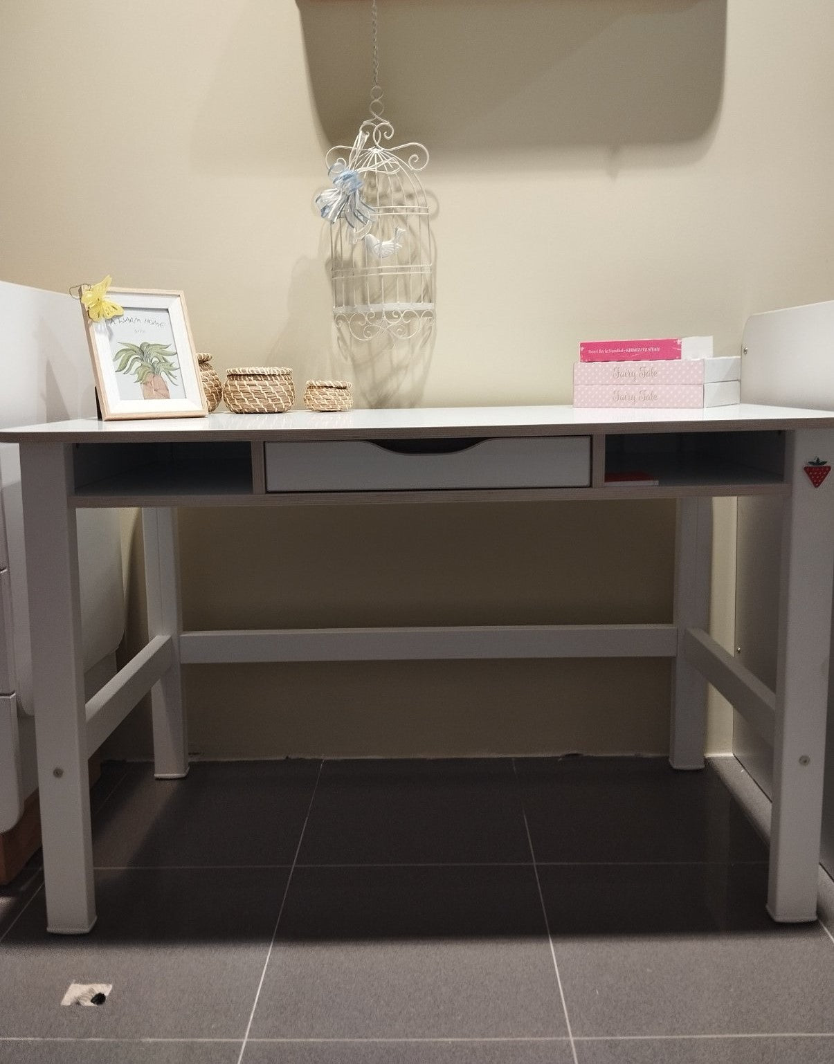 Бюро Montes White - Аутлет