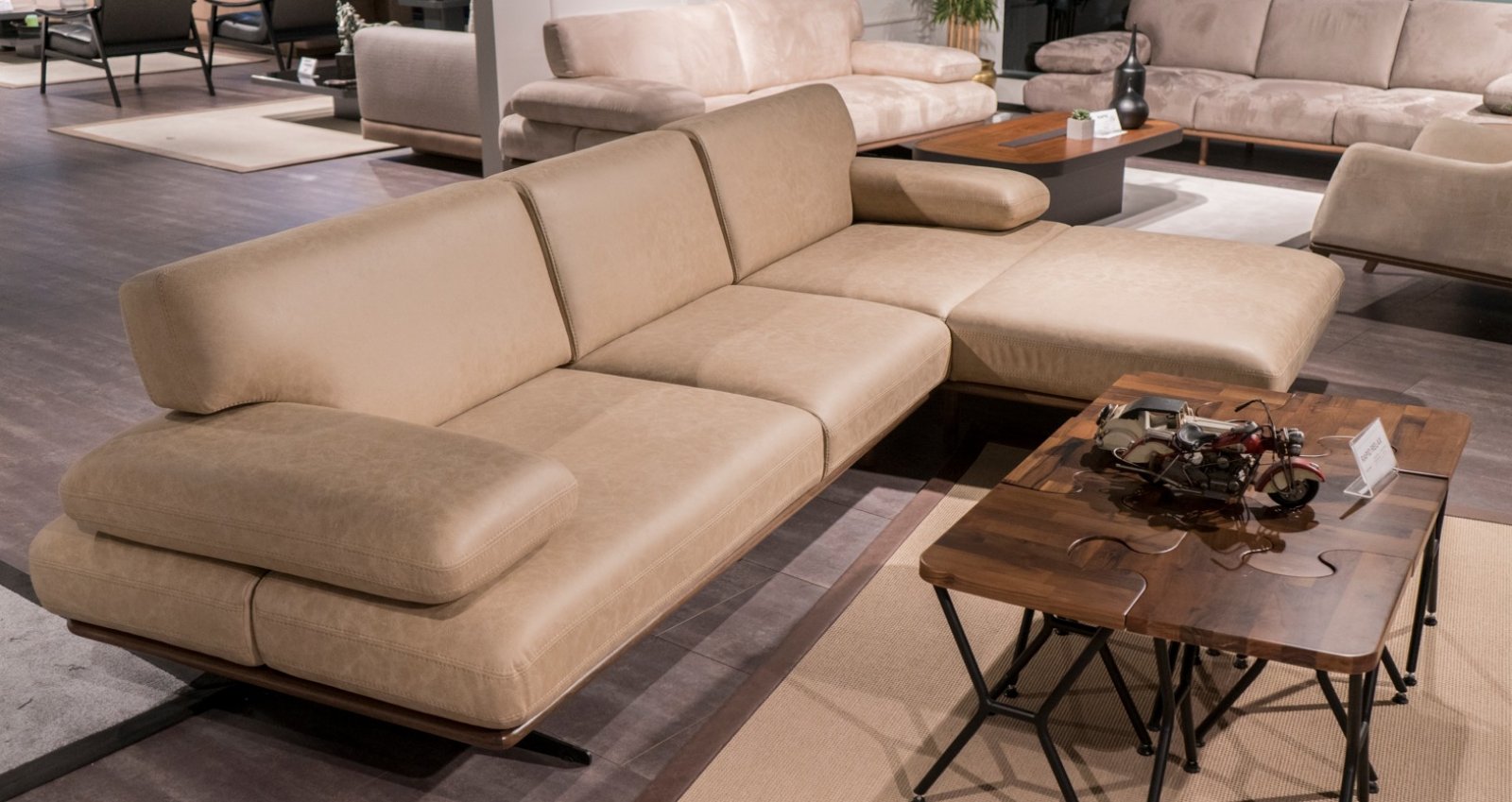 Ъглов разтегателен диван «Rapid Relax» с подвижни подлакътници, ширина 320см