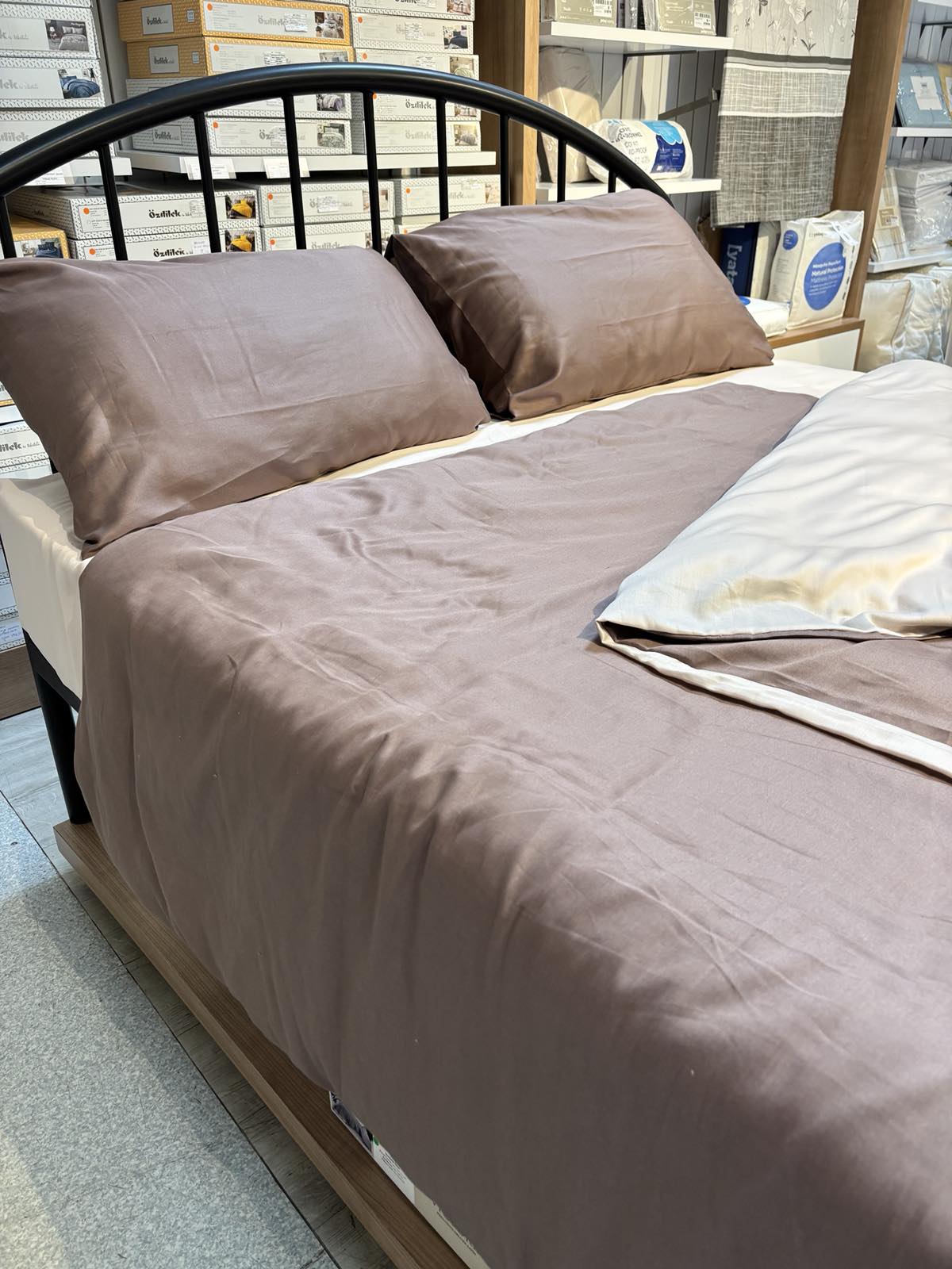 Двоен спален комплект «Cappuccino/Cream» с два плика, 5 части, памучен сатен