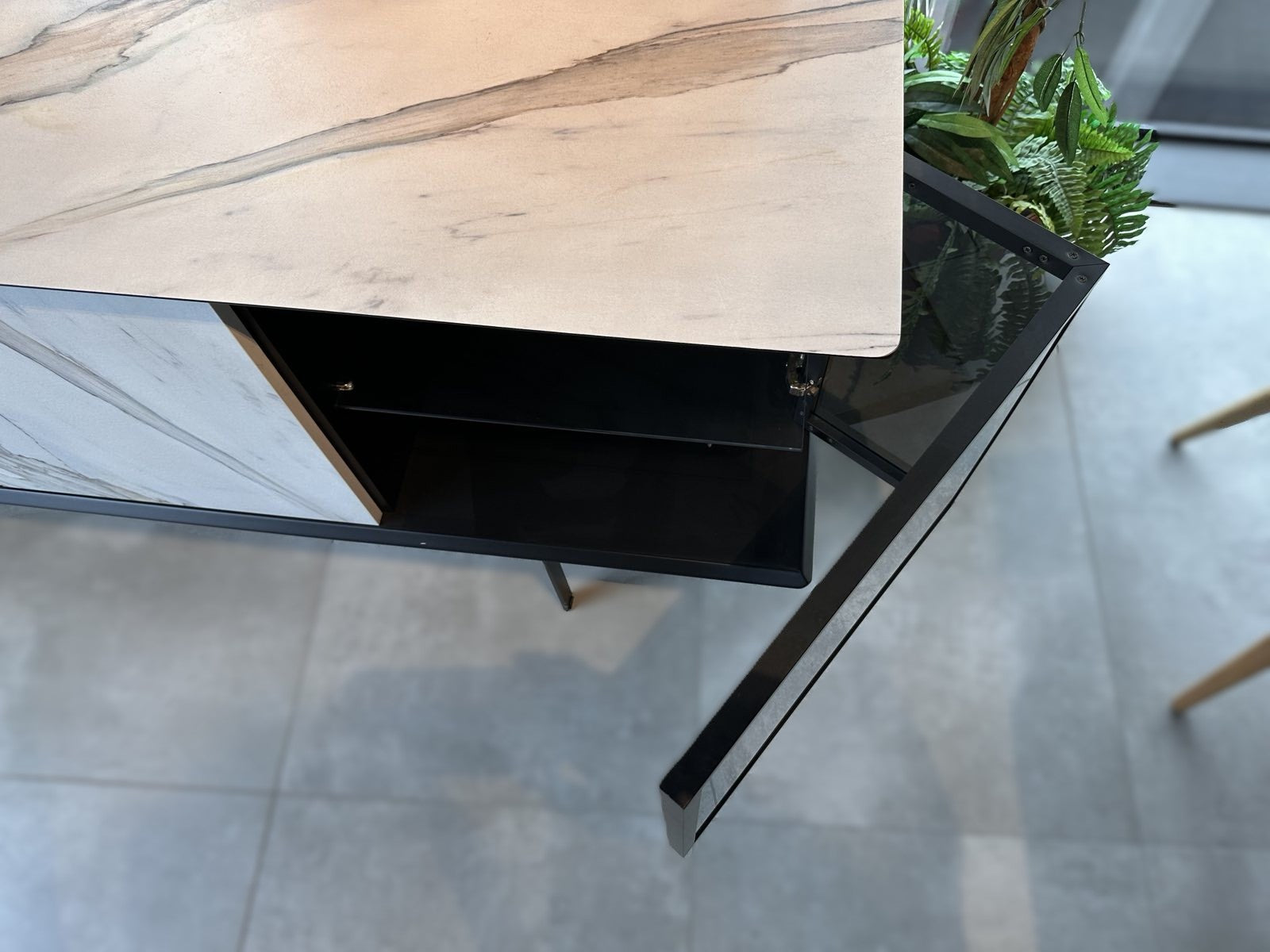 Трапезен шкаф Saloni Como - Аутлет