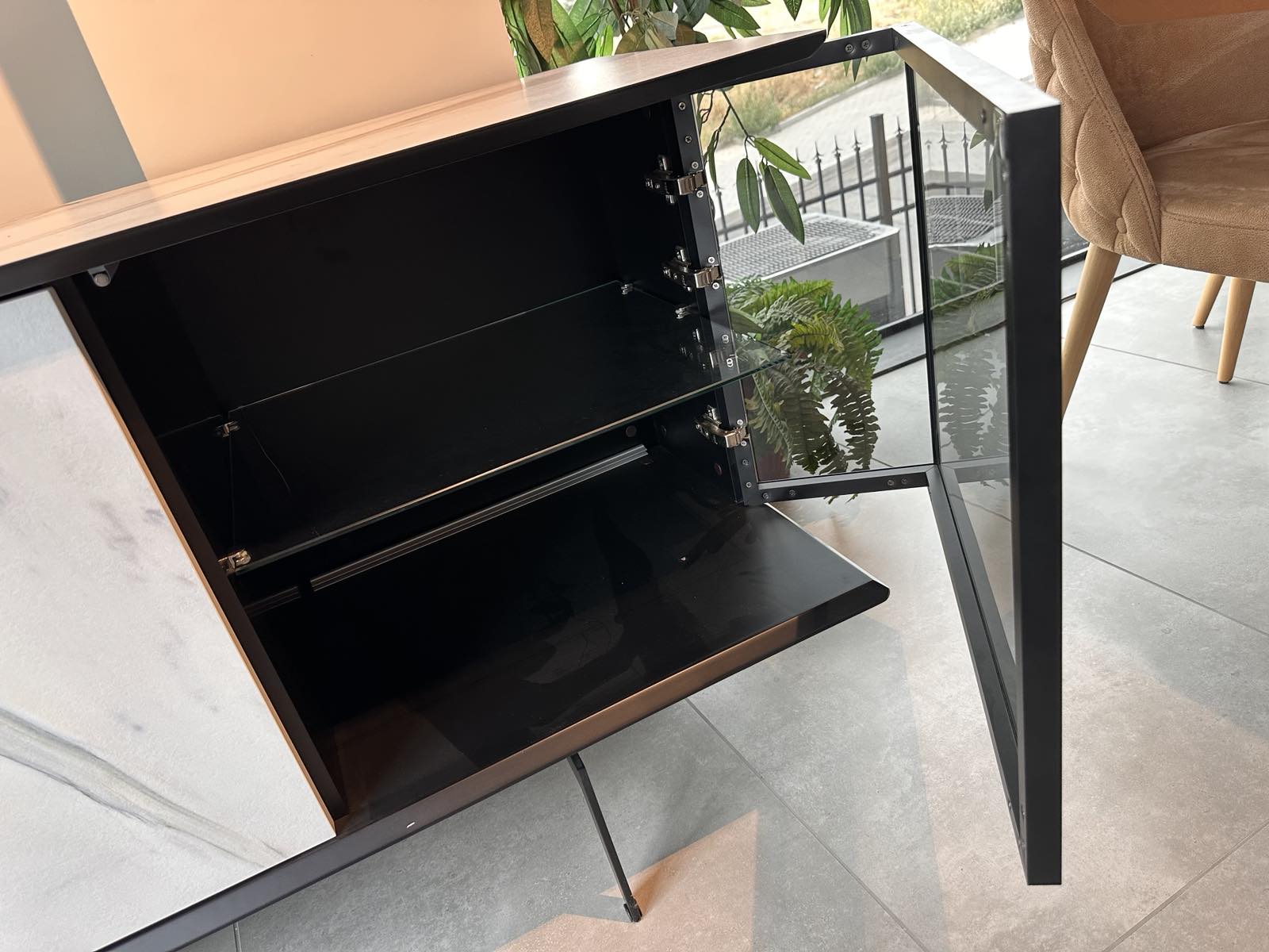 Трапезен шкаф Saloni Como - Аутлет