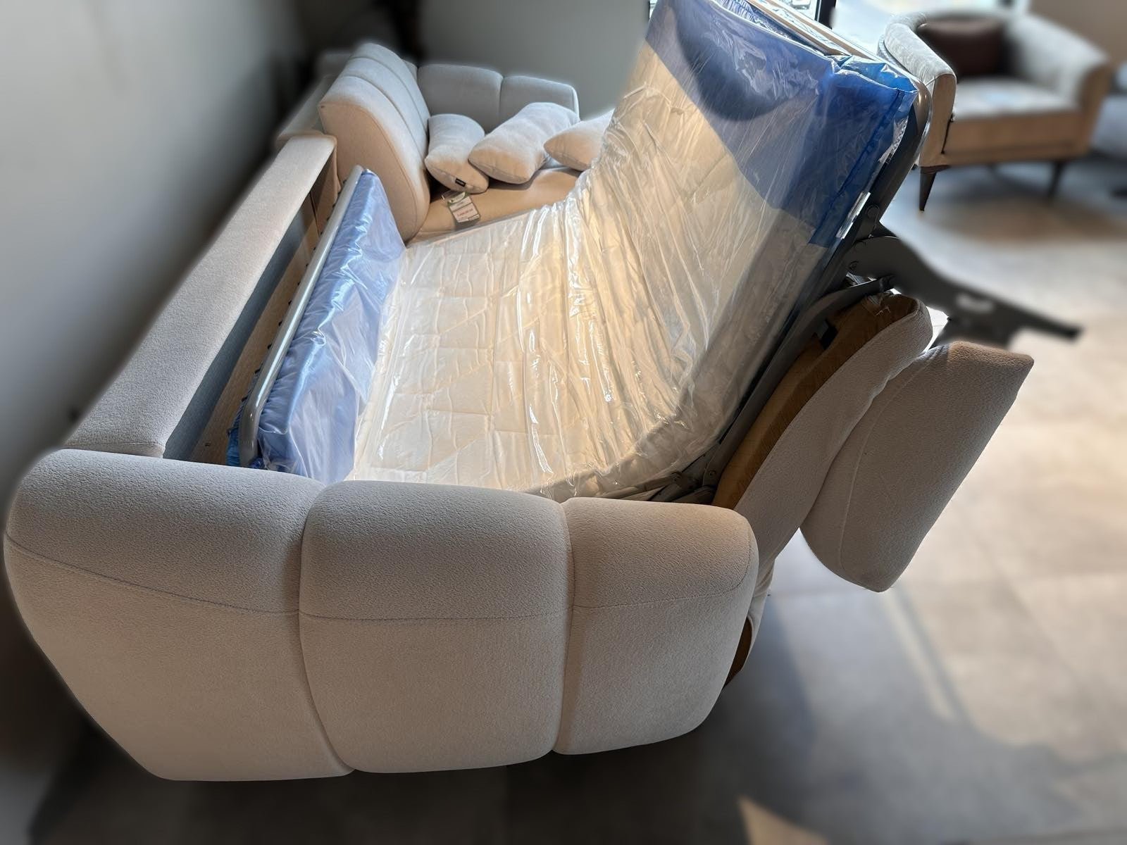 Разтегателен диван Melody - Аутлет