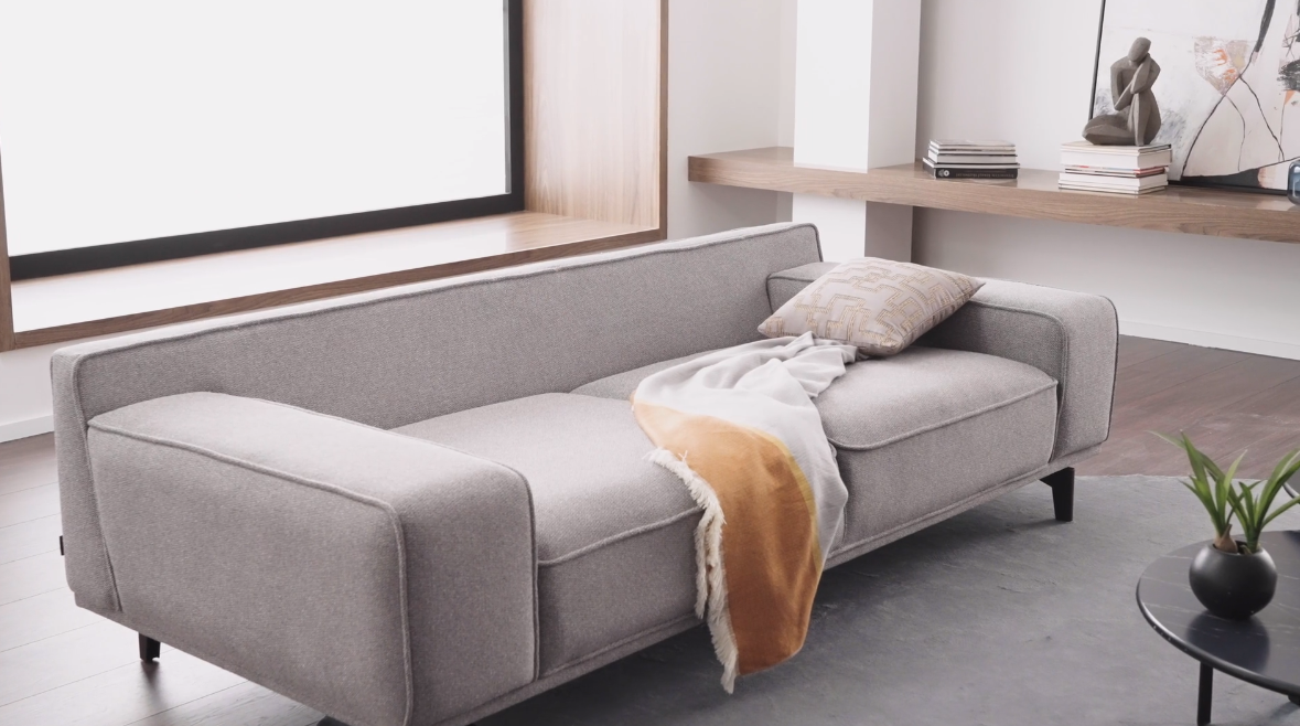 Триместен диван «Viera» + 4 декоративни възглавници, ширина 230см