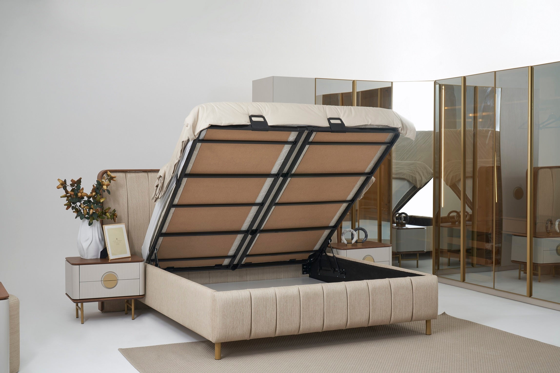 Тапицирано легло «Viola» с място за съхранение, повдигащ механизъм