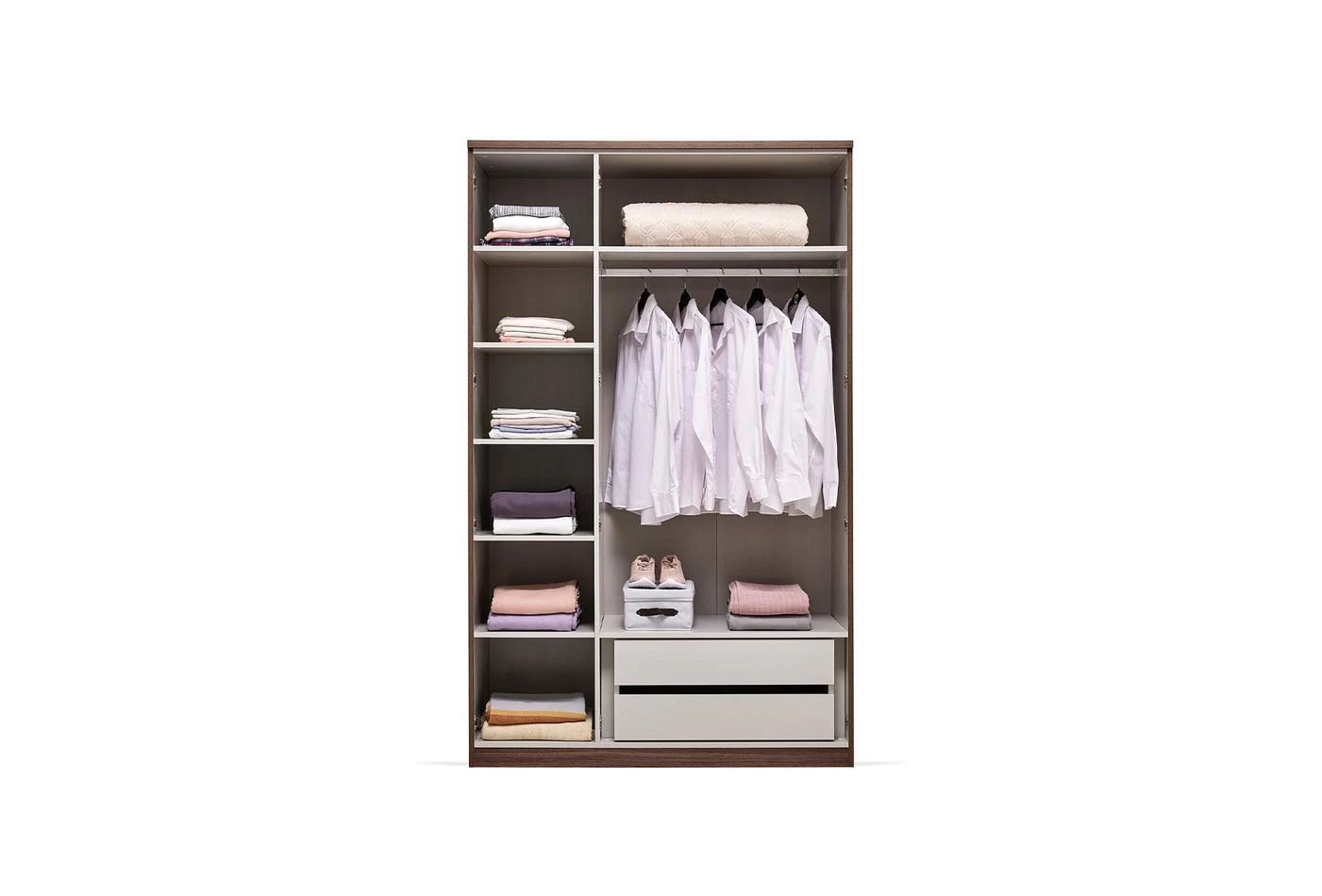 Гардероб с три врати «Cordell» с огледална врата, ширина 136см