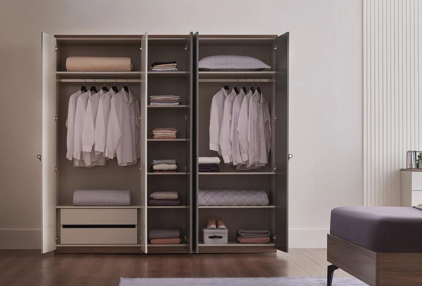 Гардероб с пет врати «Cordell» с огледална врата, ширина 226см