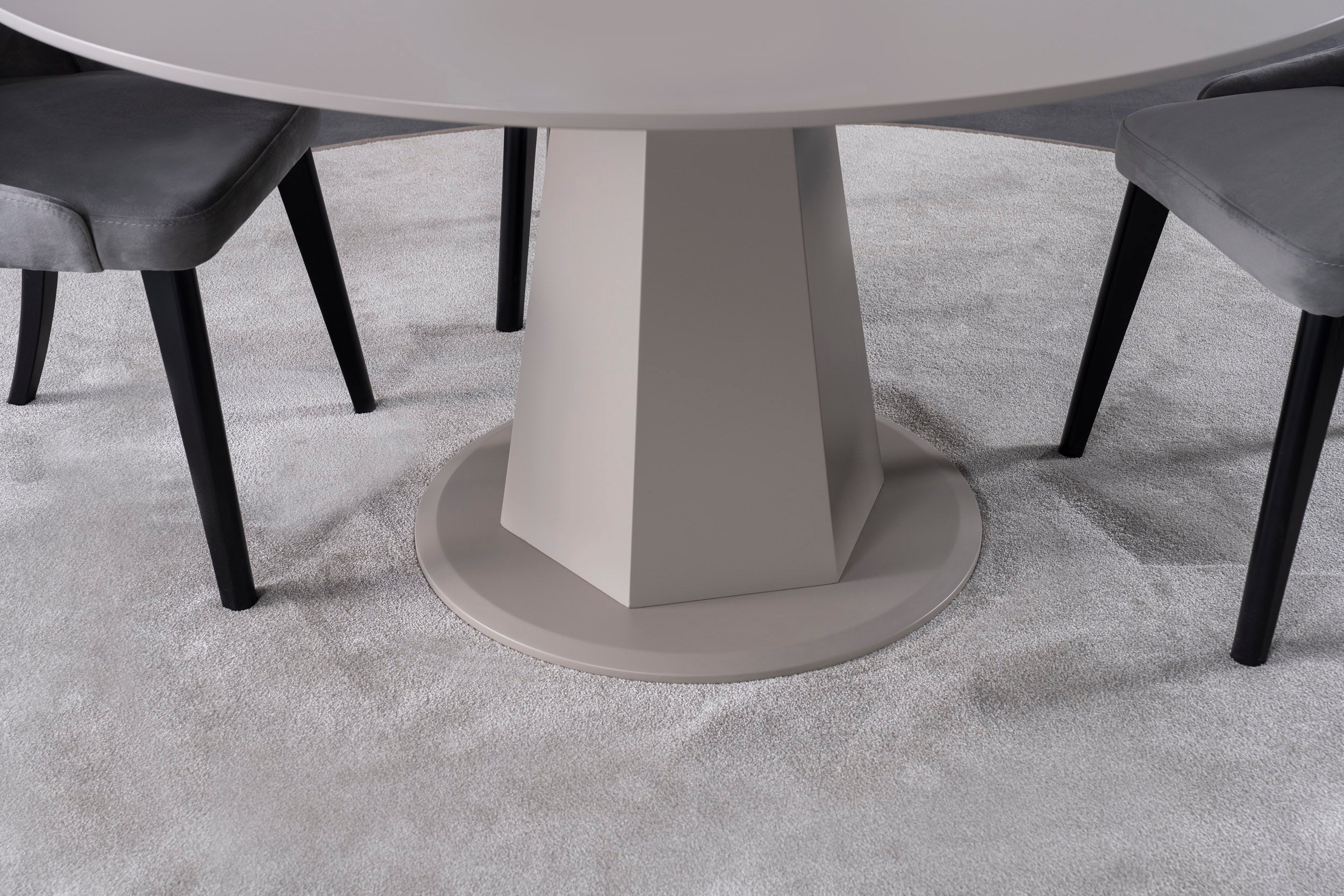 Трапезна маса «Puzzle Round» с размер 150х78х150см