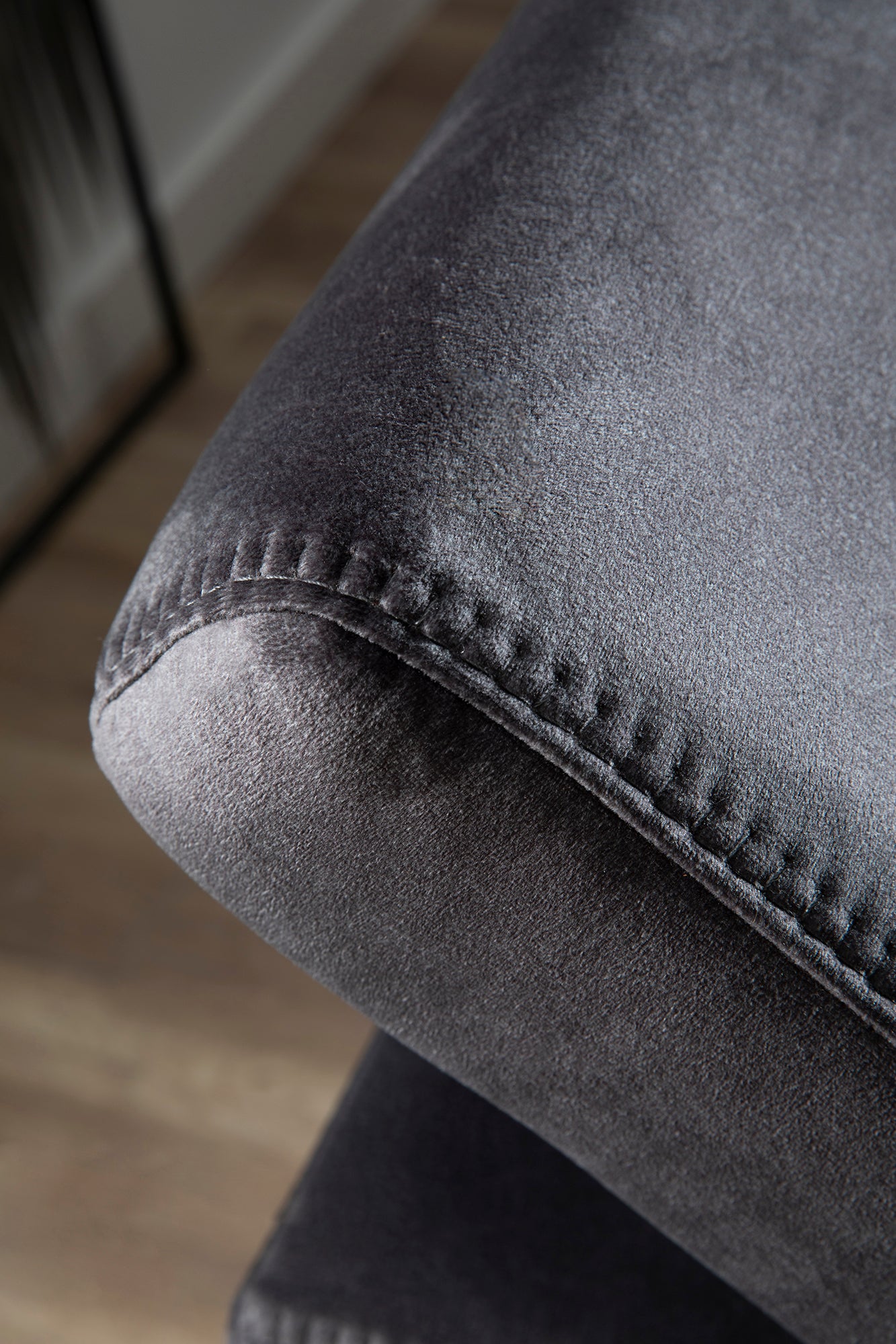 Ъглов разтегателен диван «Hunkar Lounge» + електрически механизъм, USB зарядна станция, ширина 305см