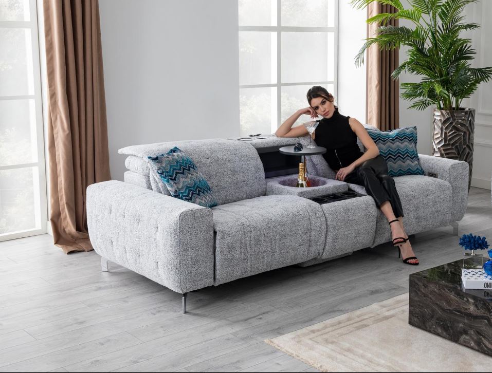 Триместен диван «Dubai» + музикална конзола и охладител за напитки, електрически механизъм, ширина 255см