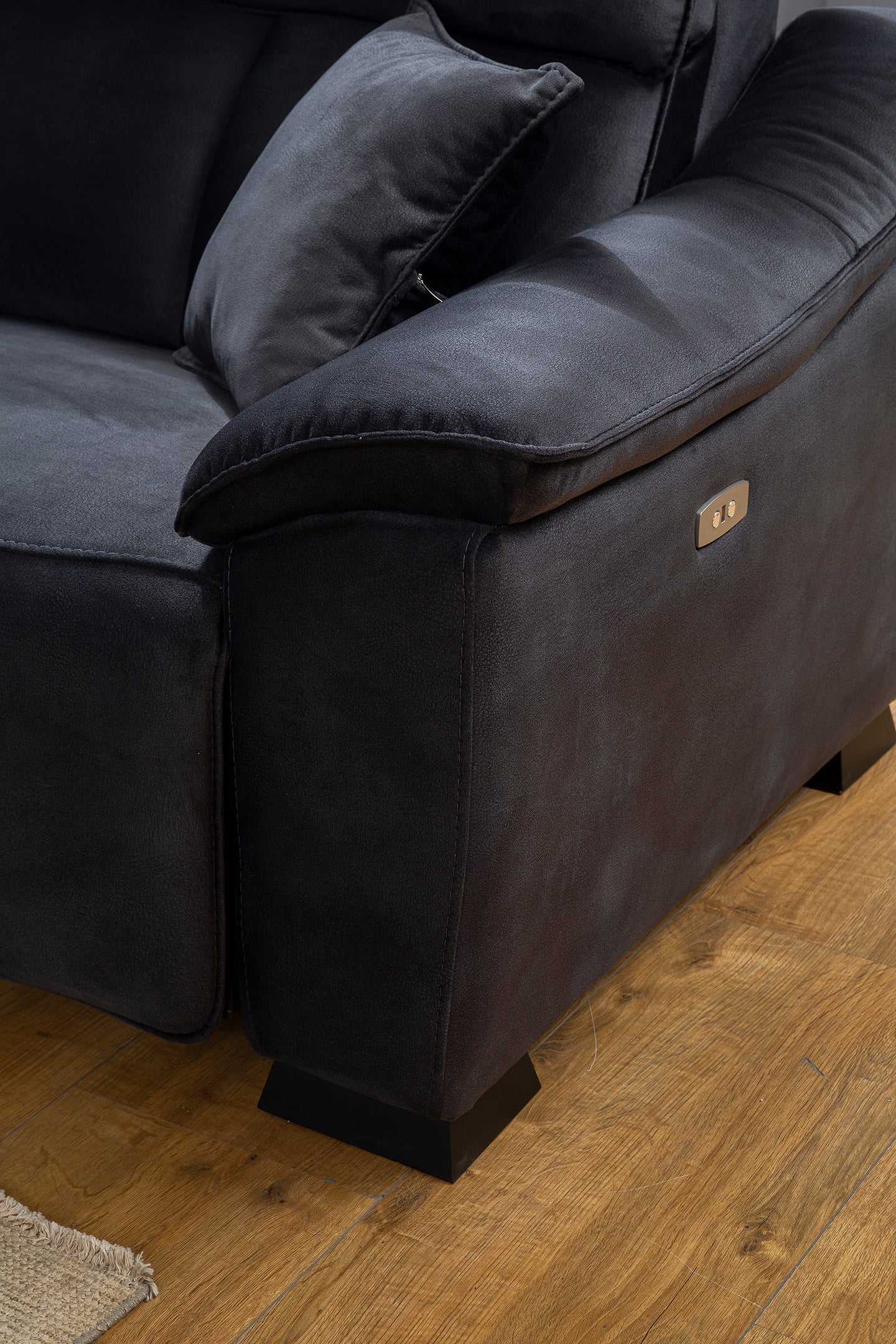 Двуместен диван «Pristine» + електрически механизъм, ширина 210см