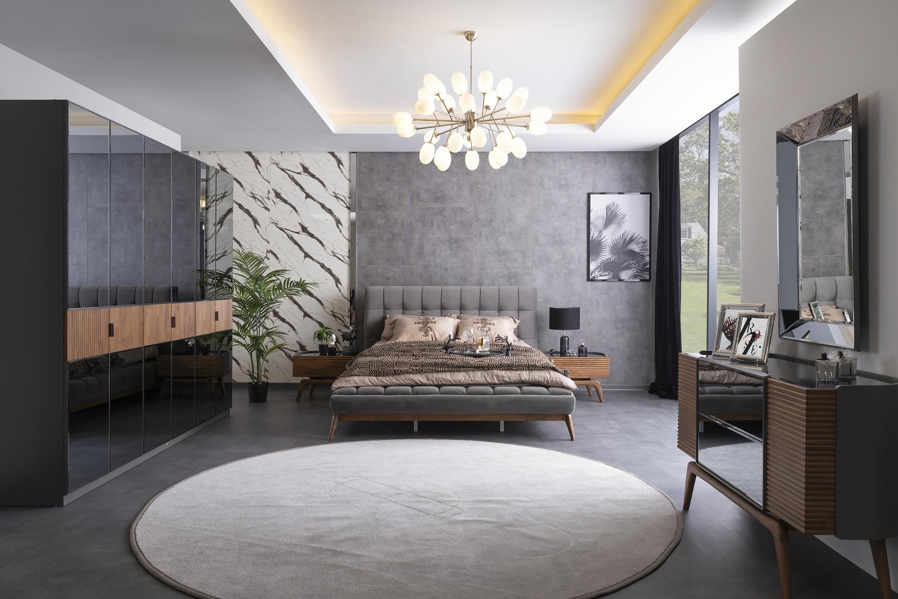 Тапицирано легло «Quatro» с табла и удобен борд