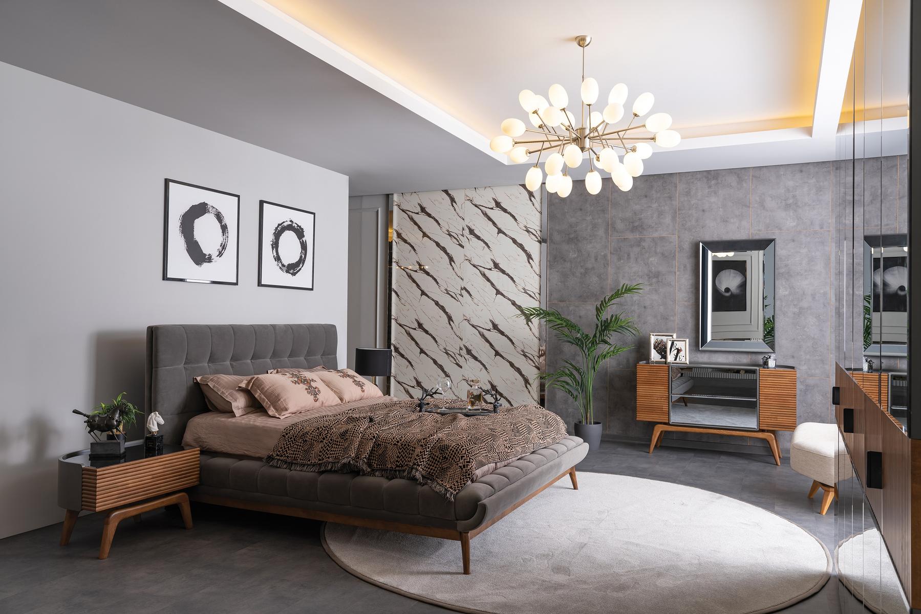 Тапицирано легло «Quatro» с табла и удобен борд