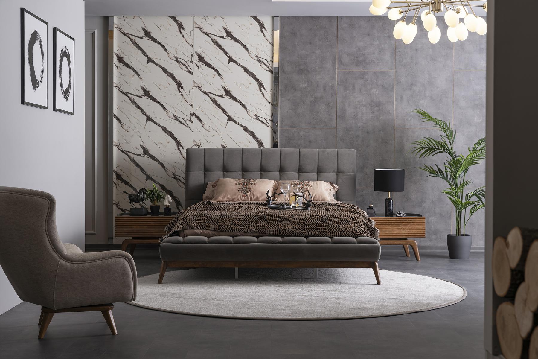 Тапицирано легло «Quatro» с табла и удобен борд