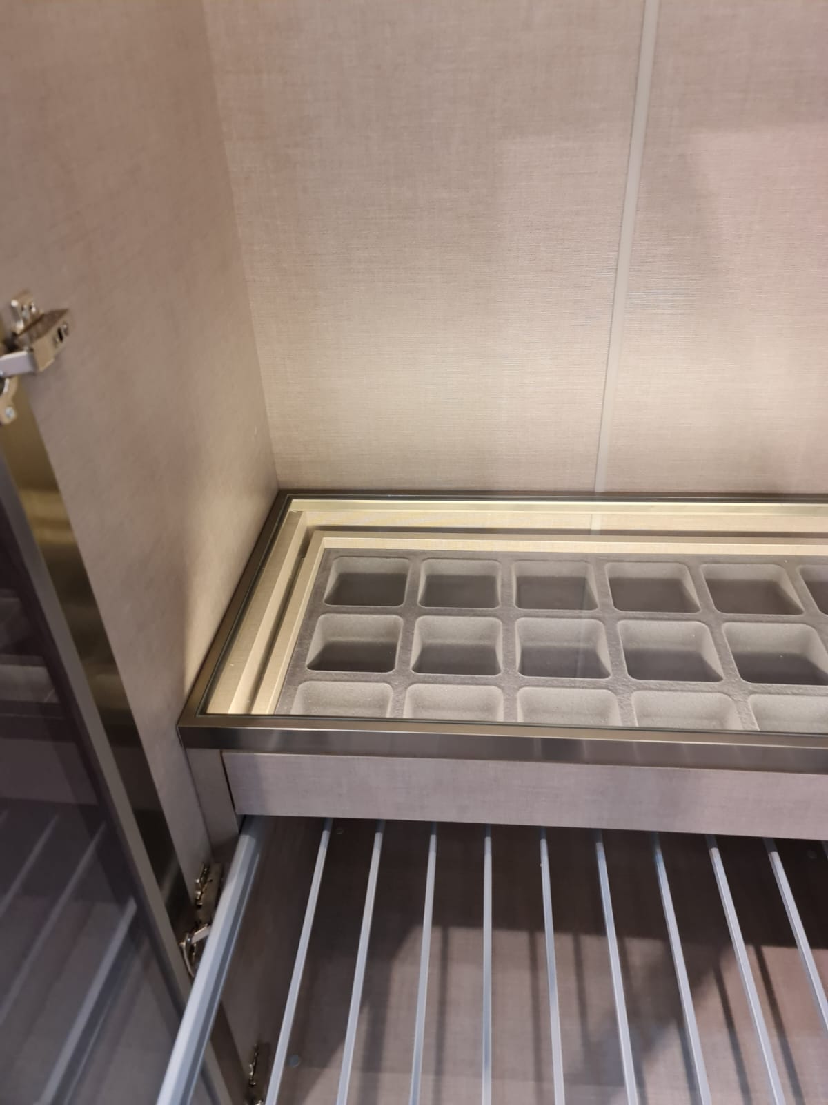 Модулен гардероб «Puzzle» - 8 модула, 10 модела врати, с осветление, стъклени, МДФ, ПДЧ, огледални