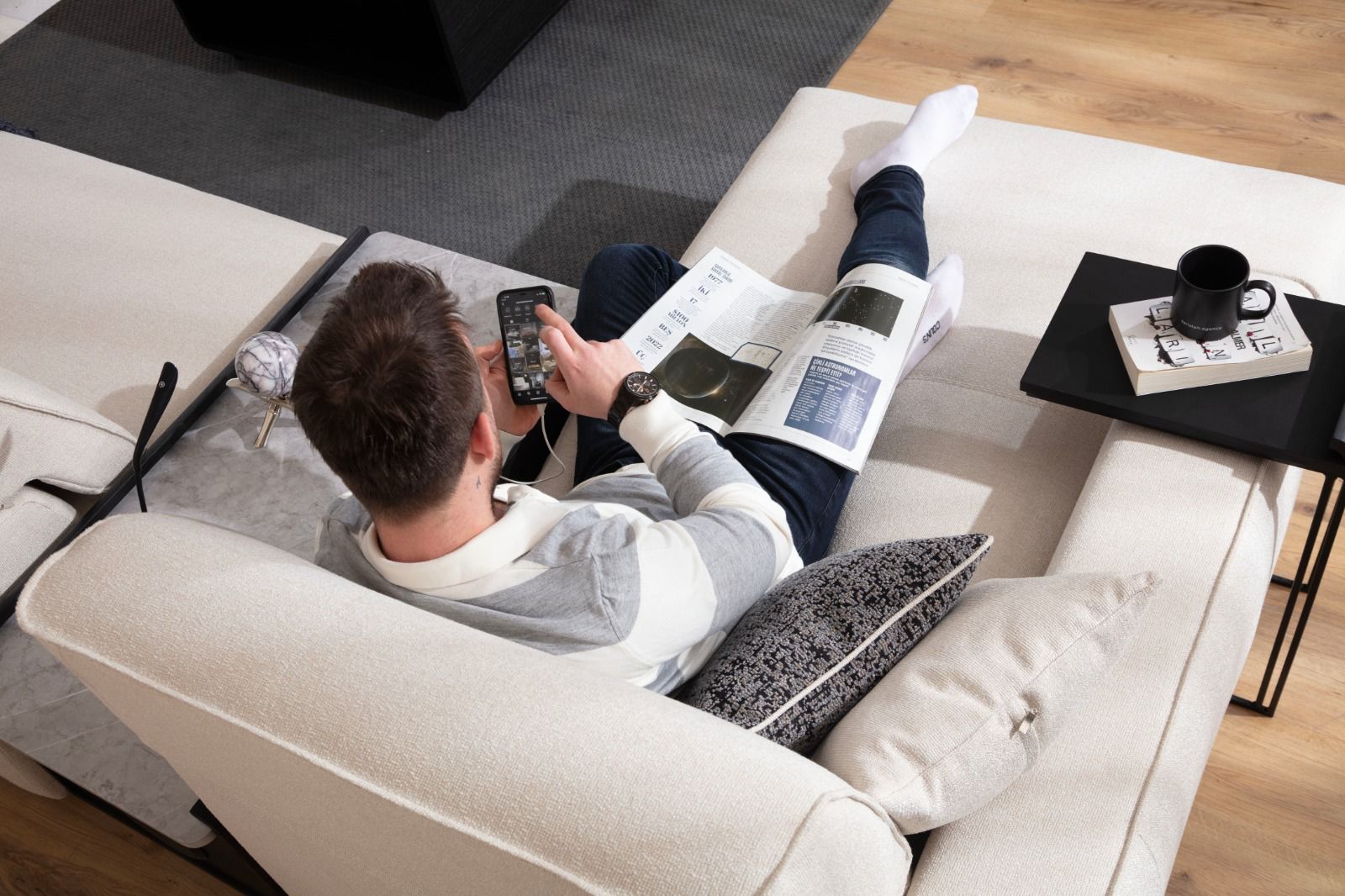 Модулен разтегателен диван «Bahar» + електрически механизъм, USB зарядна станция, конзолна масичка